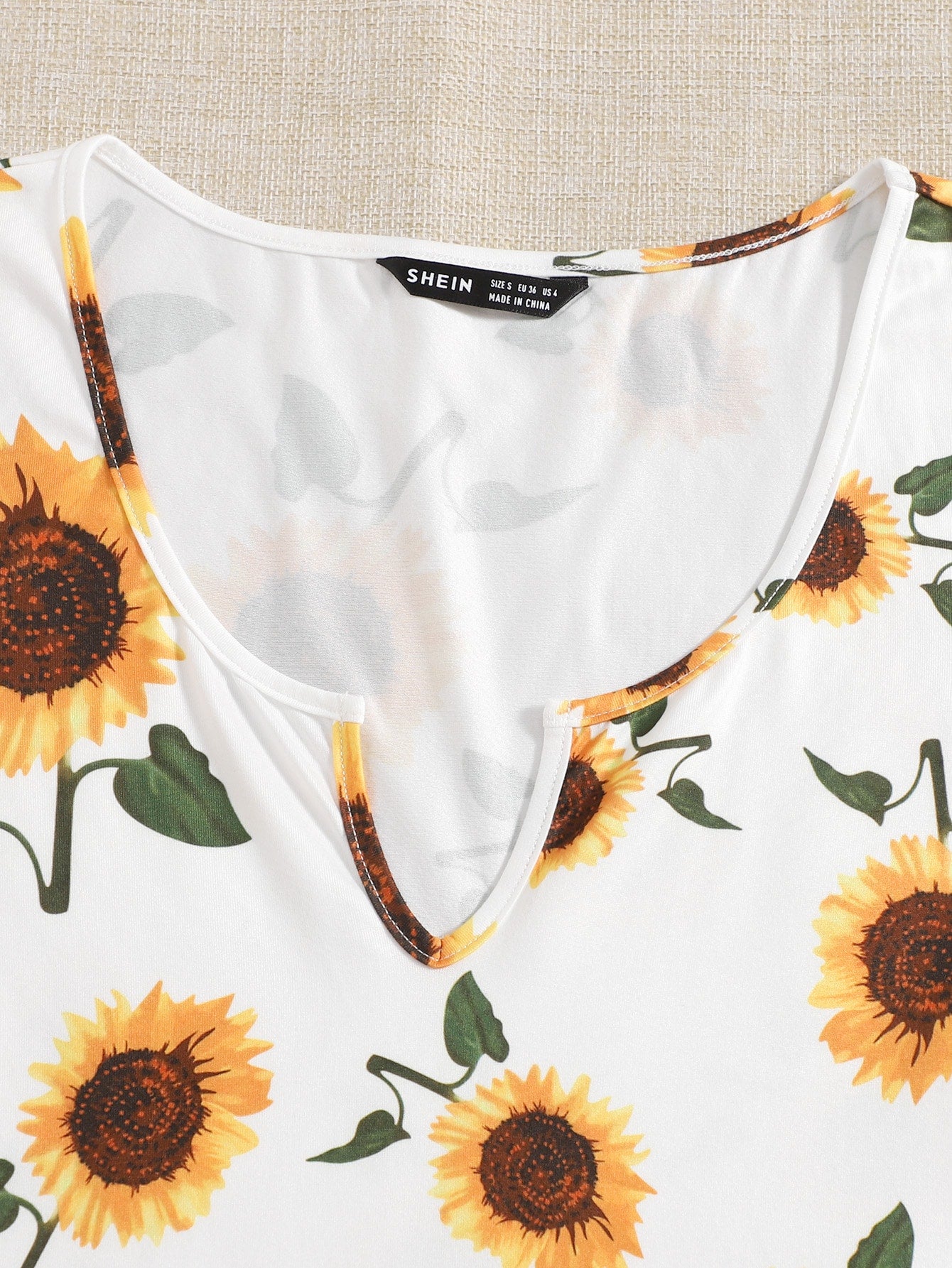 Vestido con estampado de girasol de cuello V para mujer