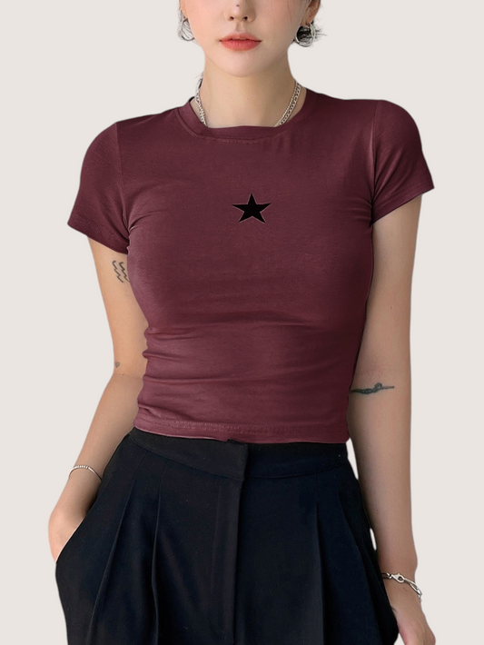 Camiseta crop con estampado de estrella