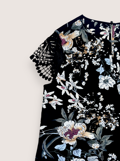 Blusa con estampado de flores y manga corta con detalle de encaje para mujer